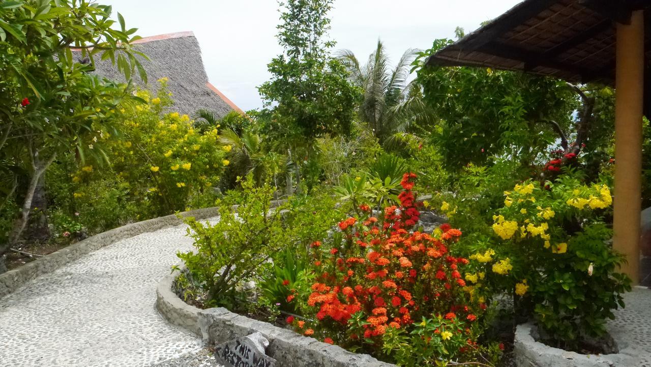 Moalboal T Breeze Coastal Resort Exterior photo