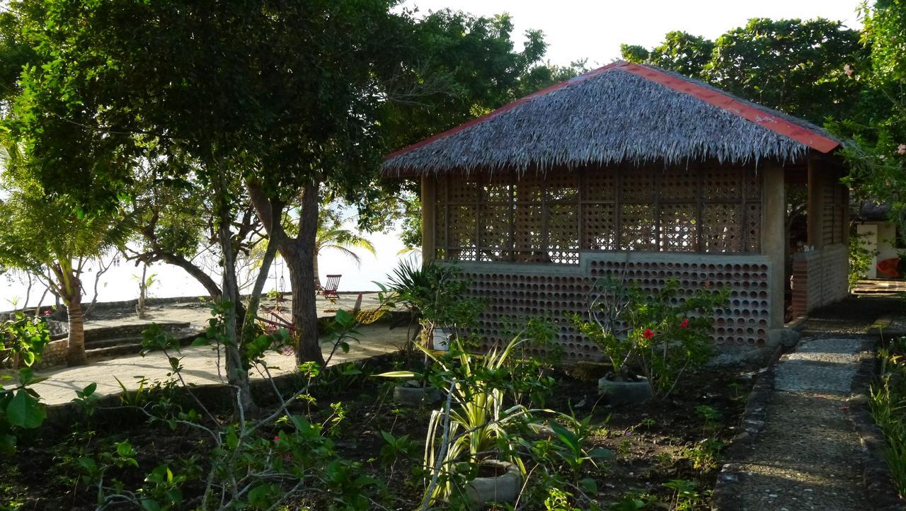 Moalboal T Breeze Coastal Resort Exterior photo